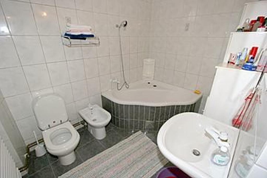 Apartments Toni Two Igrane Extérieur photo