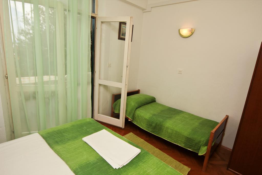 Apartments Toni Two Igrane Extérieur photo